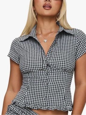 Princess Polly Size 4 Puff Sleeve Top Black and White